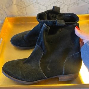 Sole society Natasha black suede pull on booties